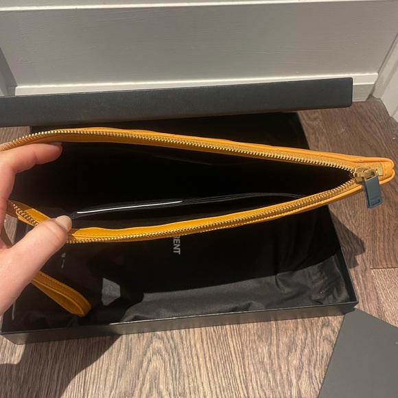 Ysl wristlet - Picture 2 of 4